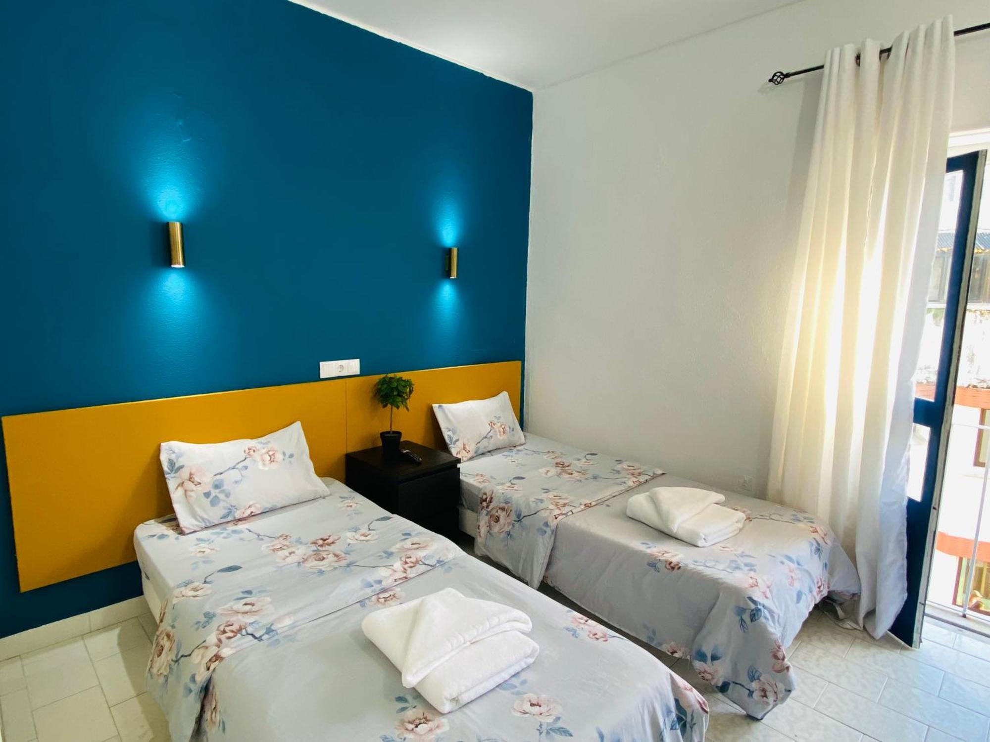 Central Atlantic Beach Guesthouse Costa da Caparica Exterior foto