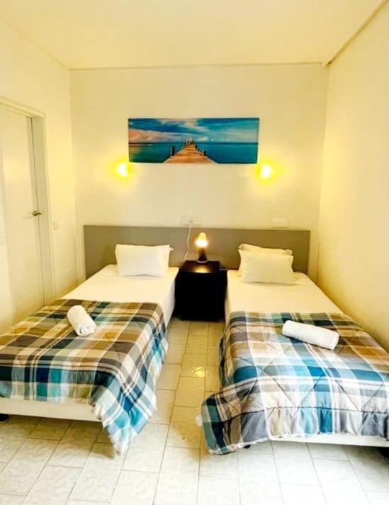 Central Atlantic Beach Guesthouse Costa da Caparica Exterior foto